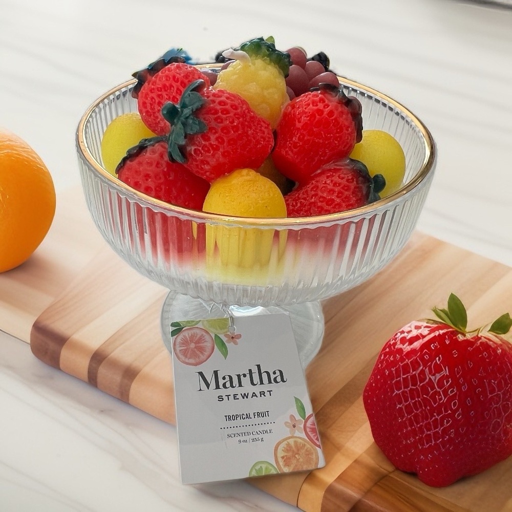 Great Christmas present!!
Martha Stewart Tropical Fruit Scented Candle